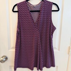 Sleeveless V-Neck Printed Shell in Purple
